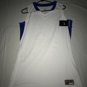 Mens brand new NIKE athletic shirt authentic